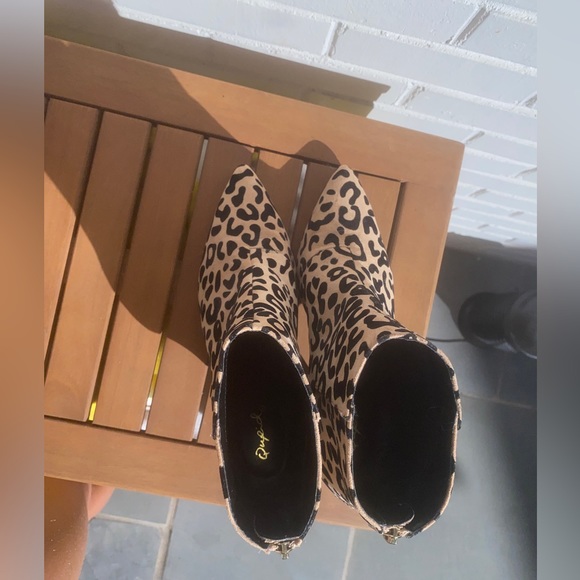 Leopard/cheetah print fall booties - Picture 2 of 5